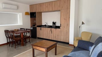 Villa, Hill View | Private kitchen | Microwave, stovetop, cookware/dishes/utensils