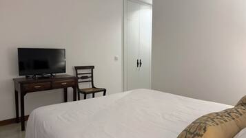 Free WiFi, bed sheets
