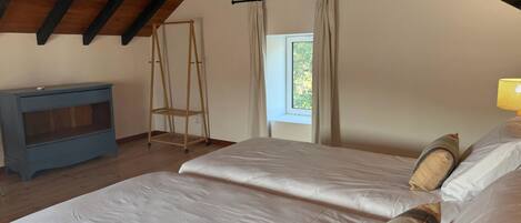 Villa, vista a la colina | Wifi gratis y ropa de cama