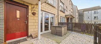 Urban Elegance 5-Bed Glasgow Home