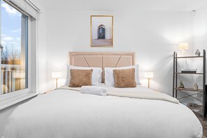 House, 5 Bedrooms - Urban Elegance 5-Bed Glasgow Home (Glasgow)