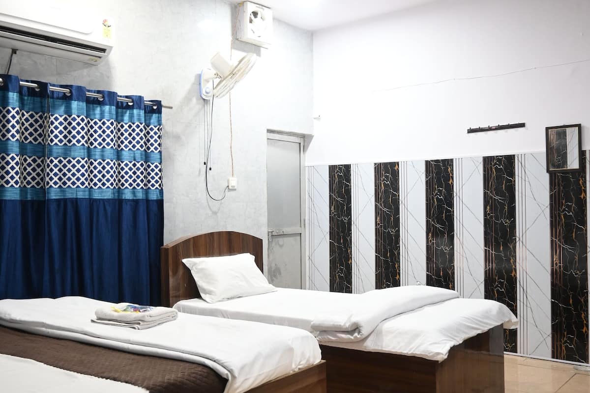 Classic Triple Room | Free WiFi