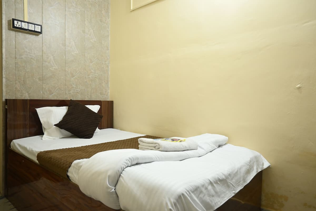 Deluxe Single Room | Free WiFi