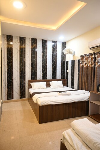 Hotel Omkar Residency