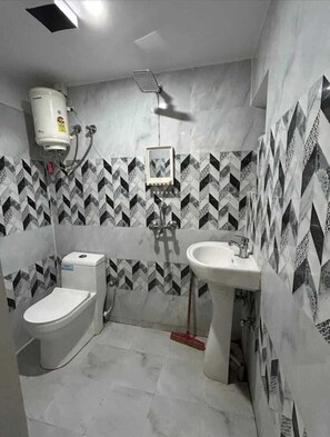 Double Room | Bathroom