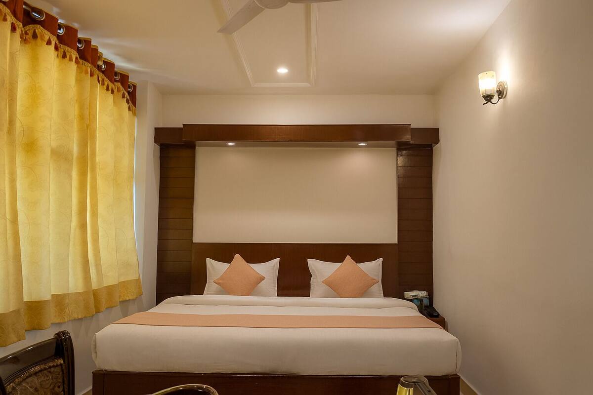 Standard Room | Desk, iron/ironing board, free WiFi