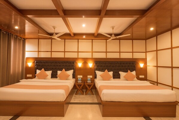 Familjerum | Skrivbord, strykjärn/strykbräda och gratis wi-fi