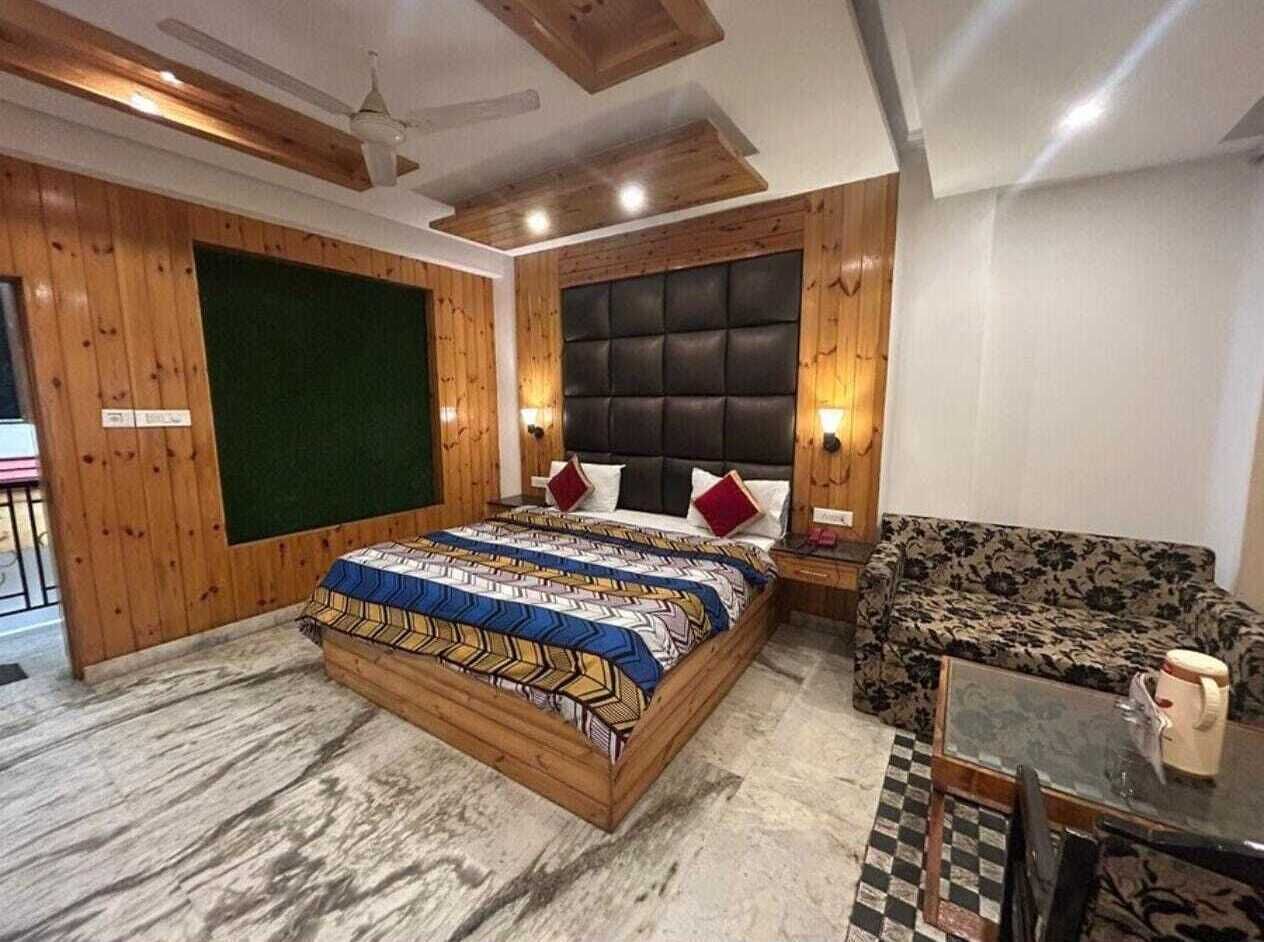 Premium Room, Mountain View | Desk, iron/ironing board, free WiFi