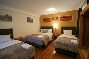 Free WiFi, bed sheets - Hotel El Chasqui (Ollantaytambo)