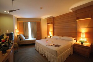 客房內保險箱、書桌、熨斗/熨衣板、免費無線上網