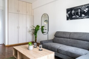 Apartment, 1 Double Bed, Kitchen, City View | Living room | 43-inch Smart TV with digital channels, Netflix, streaming services - Bastia - Skyline 1-BR Apt in Nicosia (Nicosia)