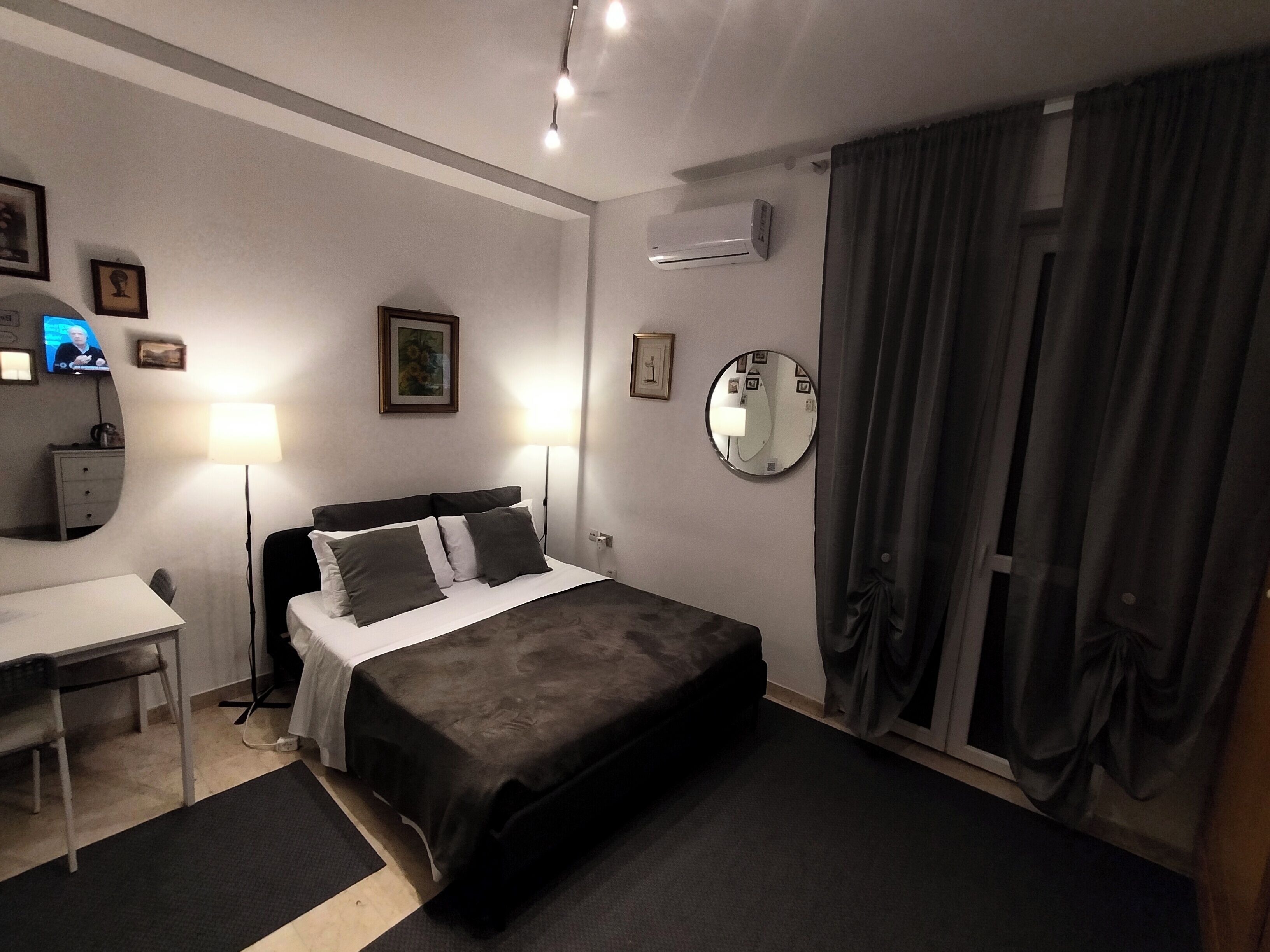 Superior Apartment, Balcony, Garden View (Fourth floor) | Tallelokero huoneessa, työpöytä