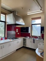 冰箱、微波炉、厨具/餐具