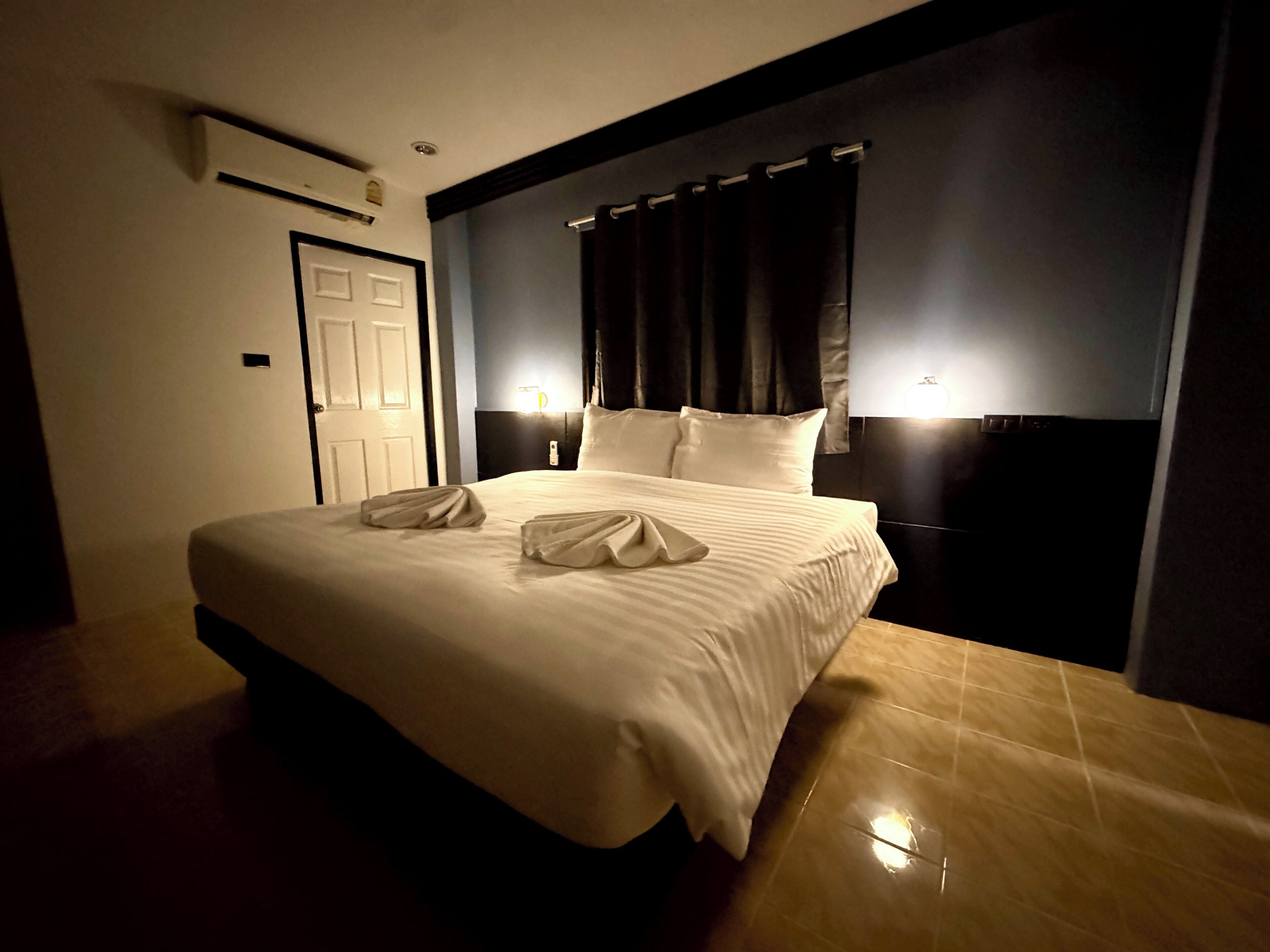 書桌、免費 Wi-Fi