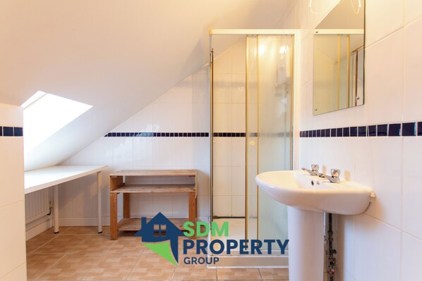 Free WiFi - Pebbles Guest House - Flat 6 (Southampton)