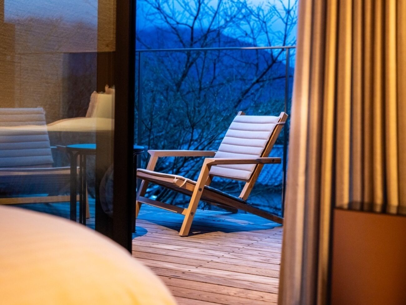 Decoración personalizada, muebles diferentes y escritorio 