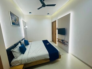 Chambre Supérieure | Bureau, espace de travail pour ordinateur portable, rideaux occultants