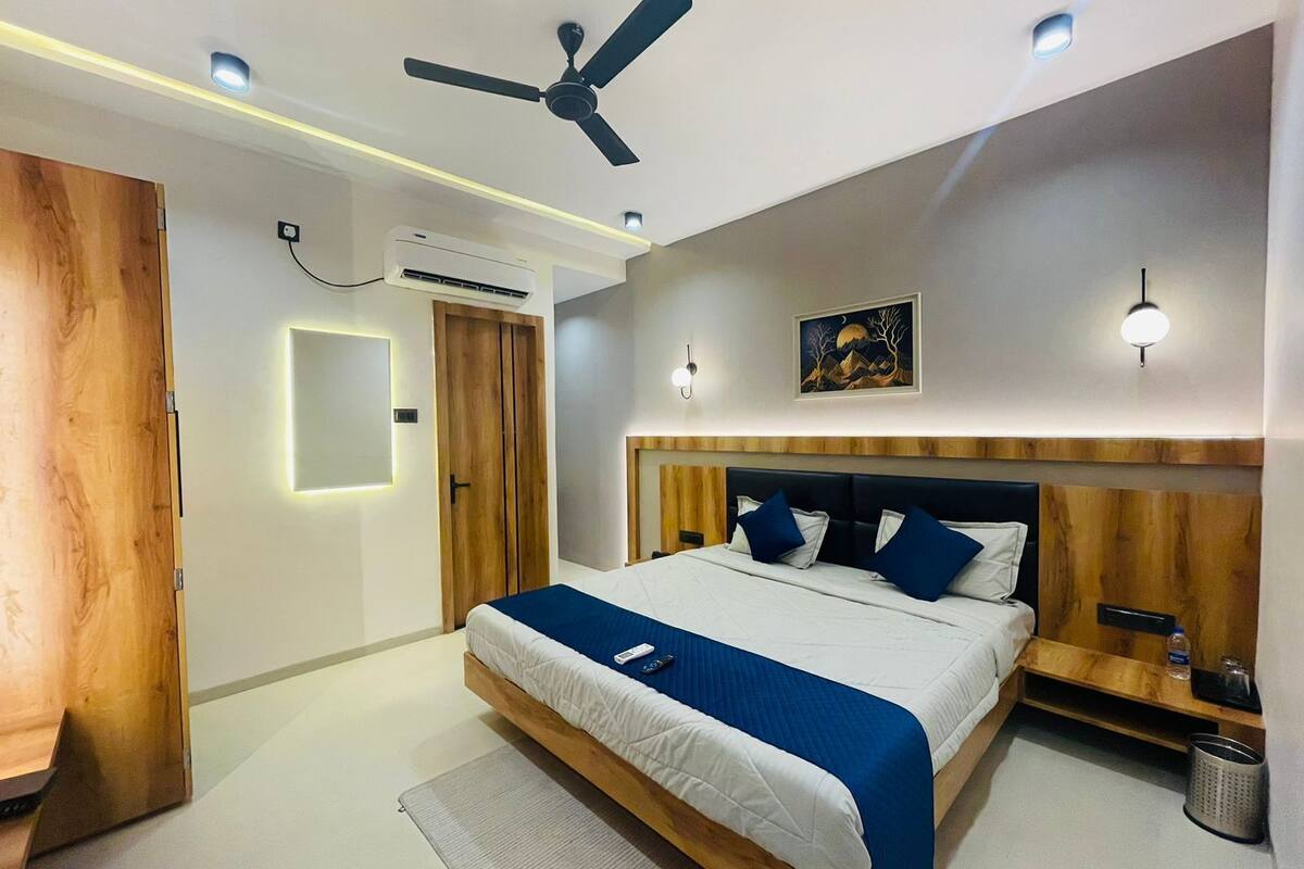 Chambre Exécutive | Bureau, espace de travail pour ordinateur portable, rideaux occultants