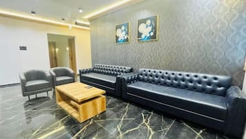 Coin salon dans le hall