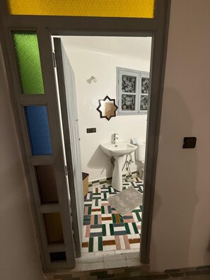 Familieværelse - terrasse | Badeværelse