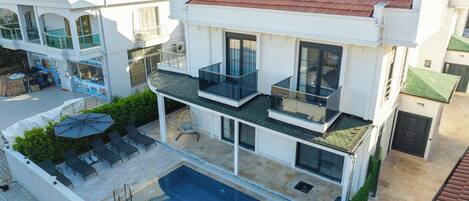 Villa, Garden View | Street view