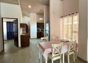 Dining - Casa Terracota: Lovely 3-bedroom house in Atenas Perfect for Relaxing Getaways (Atenas)