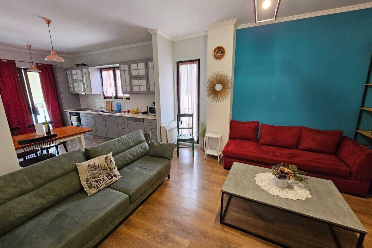 Basic Apartment | Living area