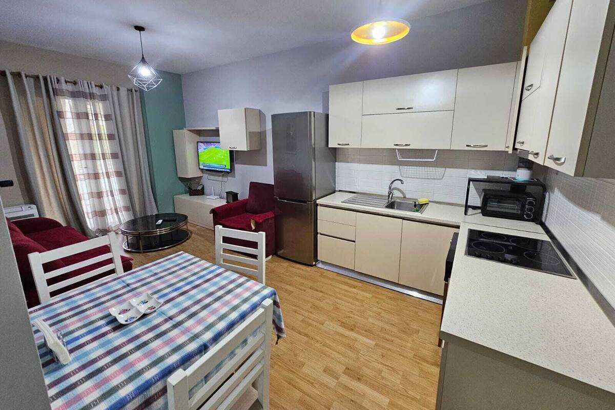 Economy Apartment | Living area