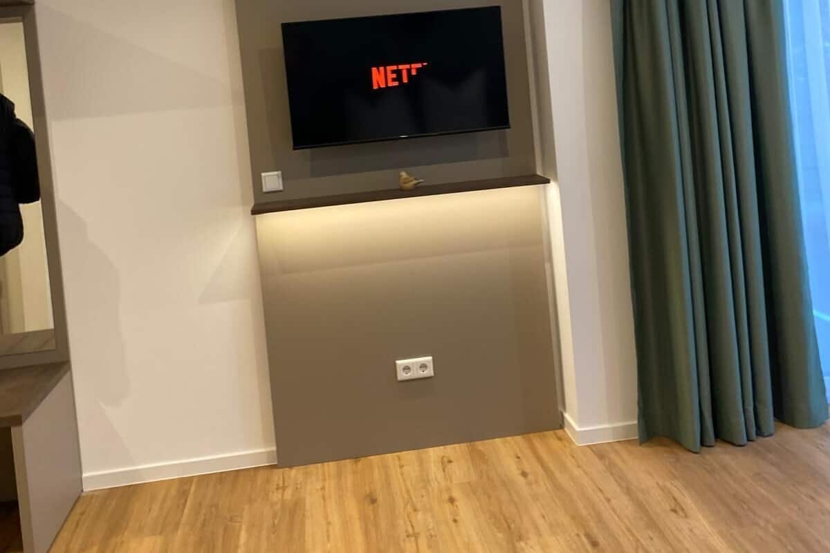 In-room safe, desk, laptop workspace, soundproofing