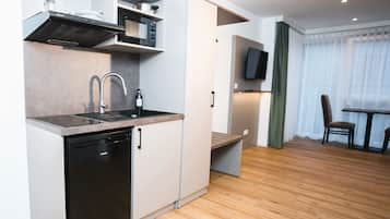 KĂŒhlschrank, Mikrowelle, Ofen, Herdplatte