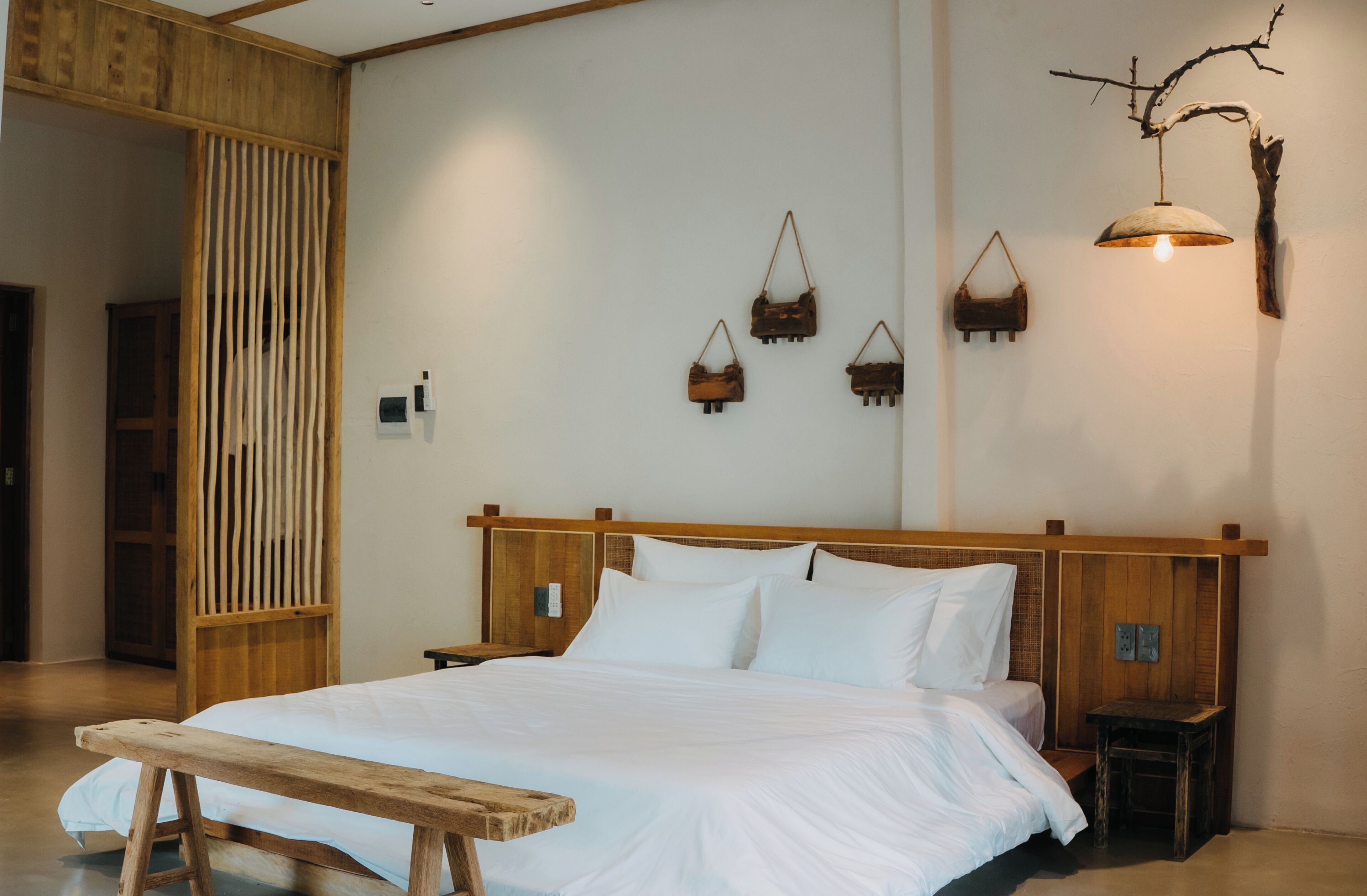 Suíte estúdio elite, varanda, vista para o jardim | Escrivaninha, Wi-Fi de cortesia