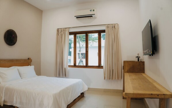 プレミア ダブルルーム パティオ | デスク、WiFi (無料)