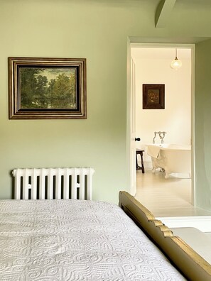 Habitación doble de lujo, vista al jardín | Tabla de planchar con plancha y wifi gratis