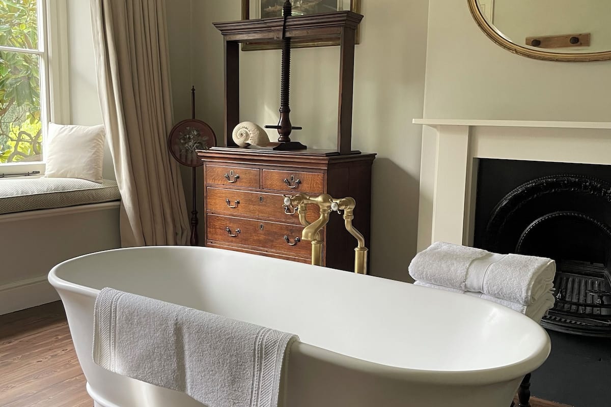 高级双人房, 花园景观 | 浴室 | 吹风机、毛巾、肥皂、洗发水