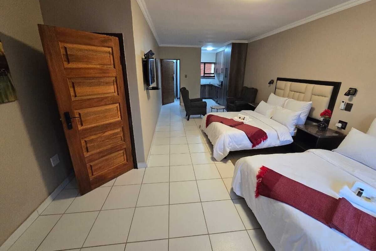 Suíte estúdio premium, varanda | Espaço de trabalho para notebook, Wi-Fi de cortesia