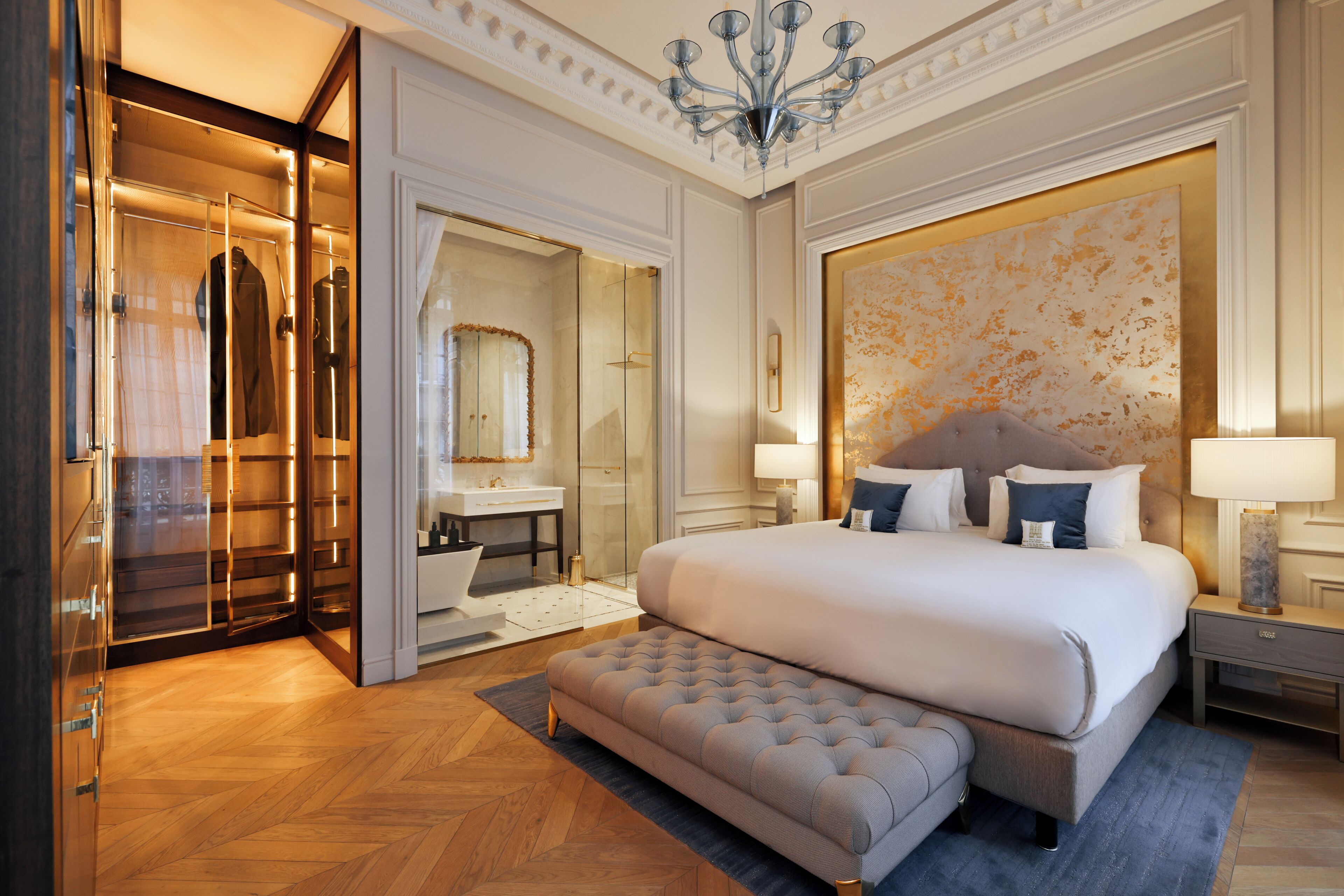 Georges V Signature Suite | 埃及棉床单、高档床上用品、羽绒被、加厚床垫