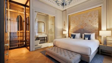 Georges V Signature Suite | Egyptian cotton sheets, premium bedding, down comforters, pillowtop beds