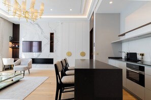 Suite | In-room safe, blackout drapes, soundproofing, free WiFi - Maison Bauchart (Paris)