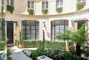 Exterior - Maison Bauchart (Paris)