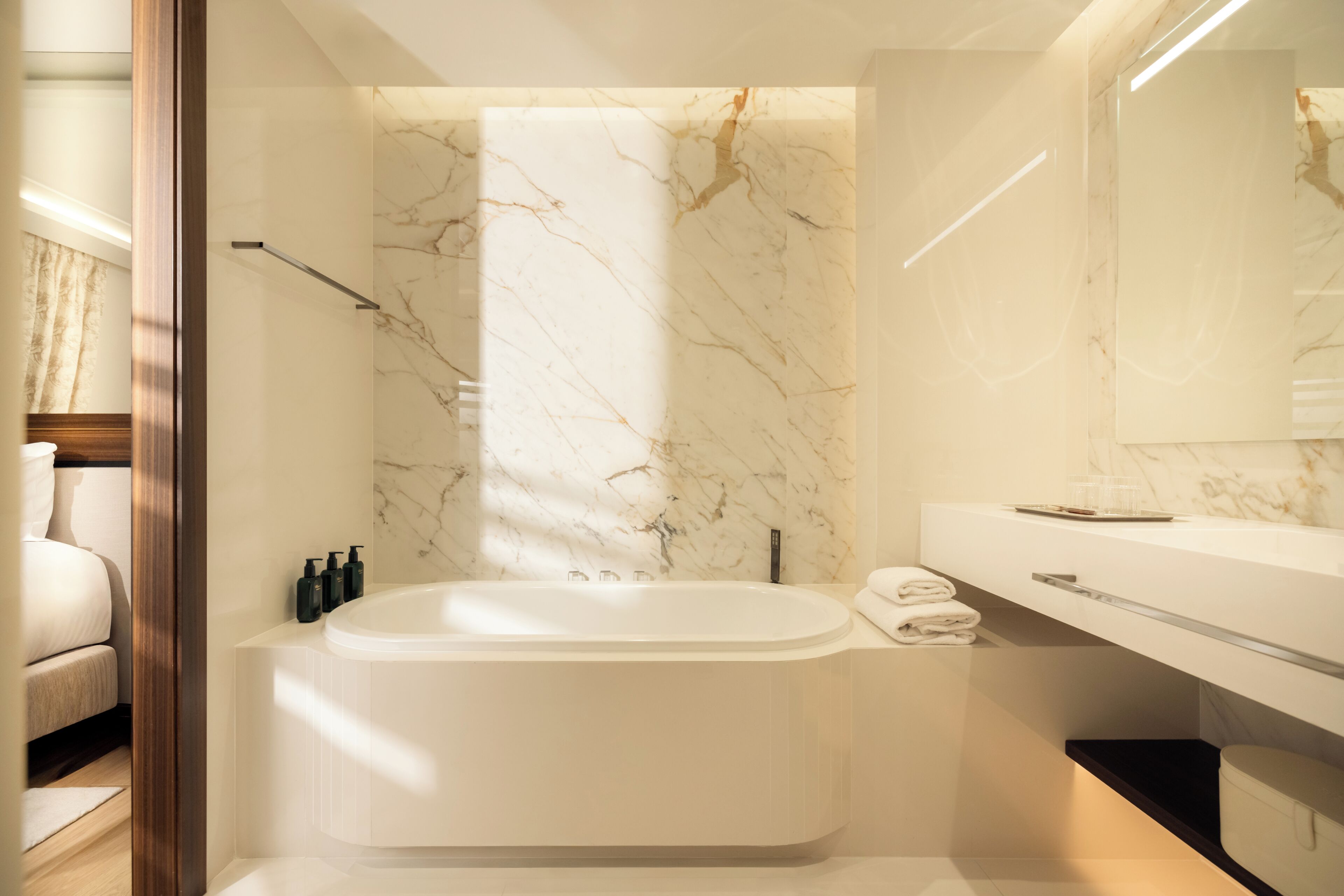 Bathtub besar