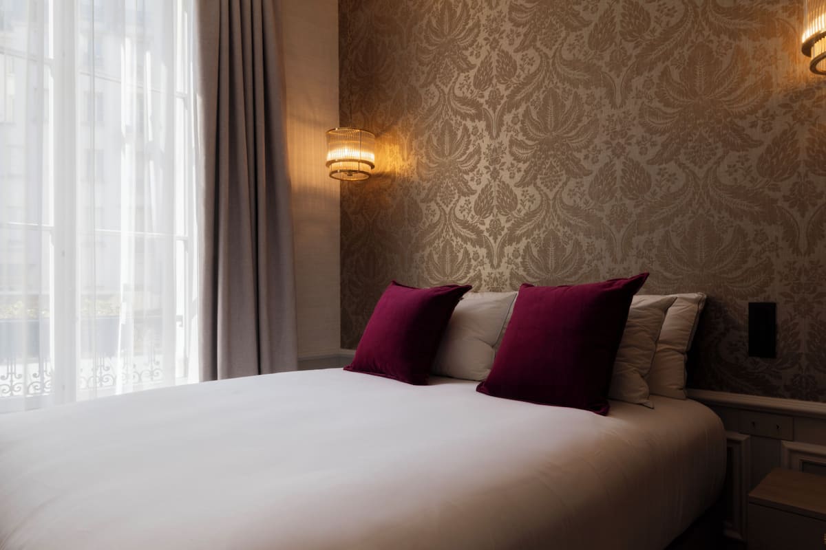 Apartment II | Premium bedding, in-room safe, blackout drapes, soundproofing