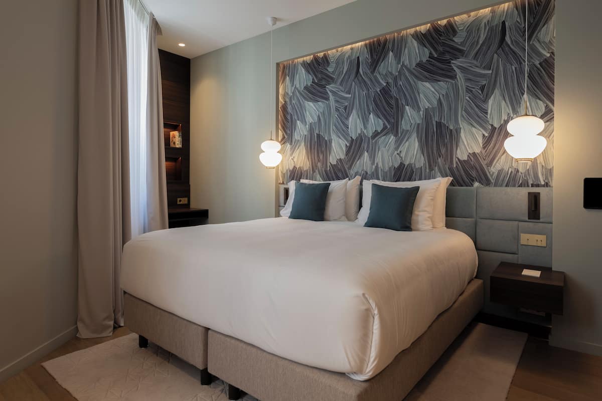 Chaillot Duplex Suite | Premium bedding, in-room safe, blackout drapes, soundproofing