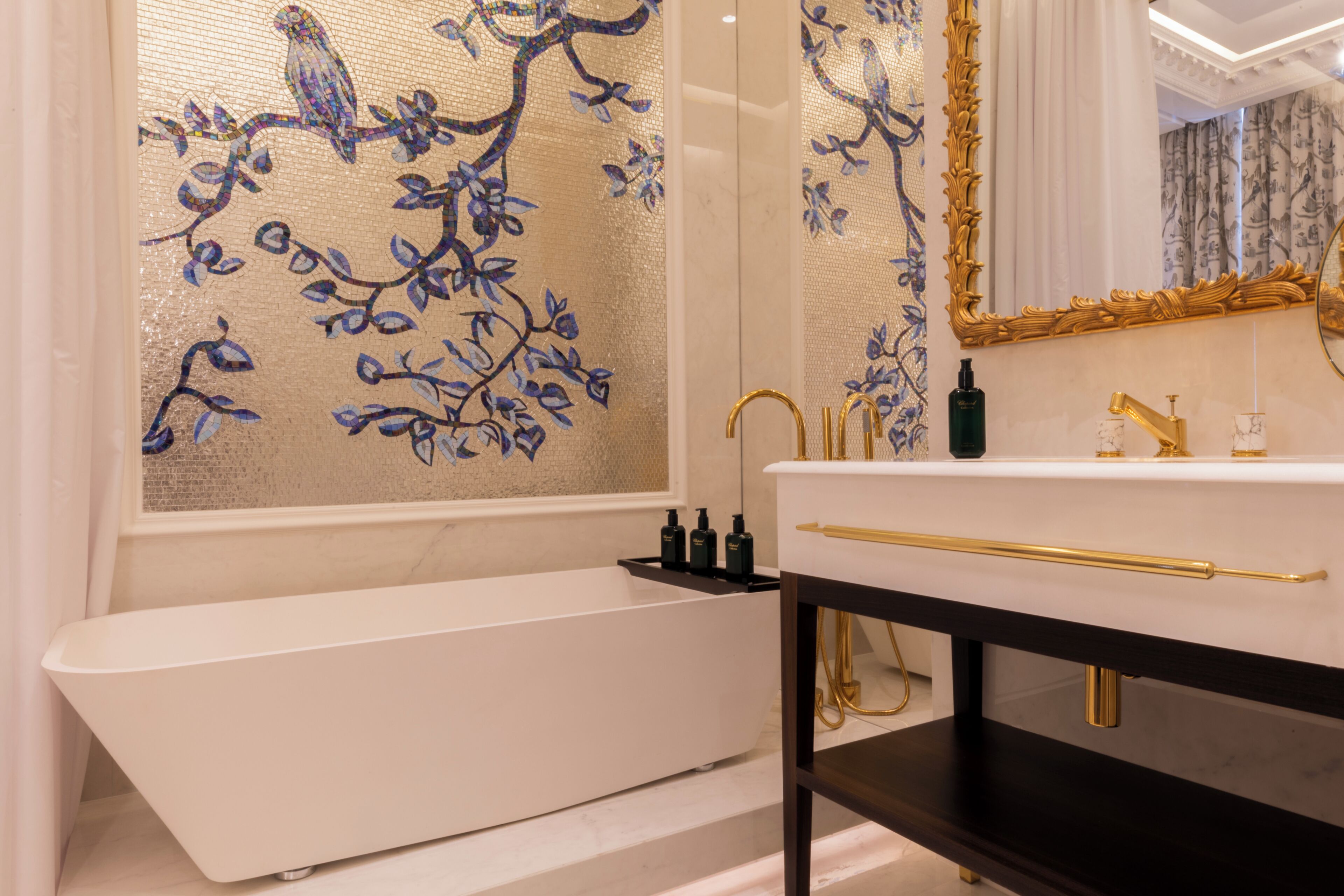 Georges V Signature Suite | Bathroom