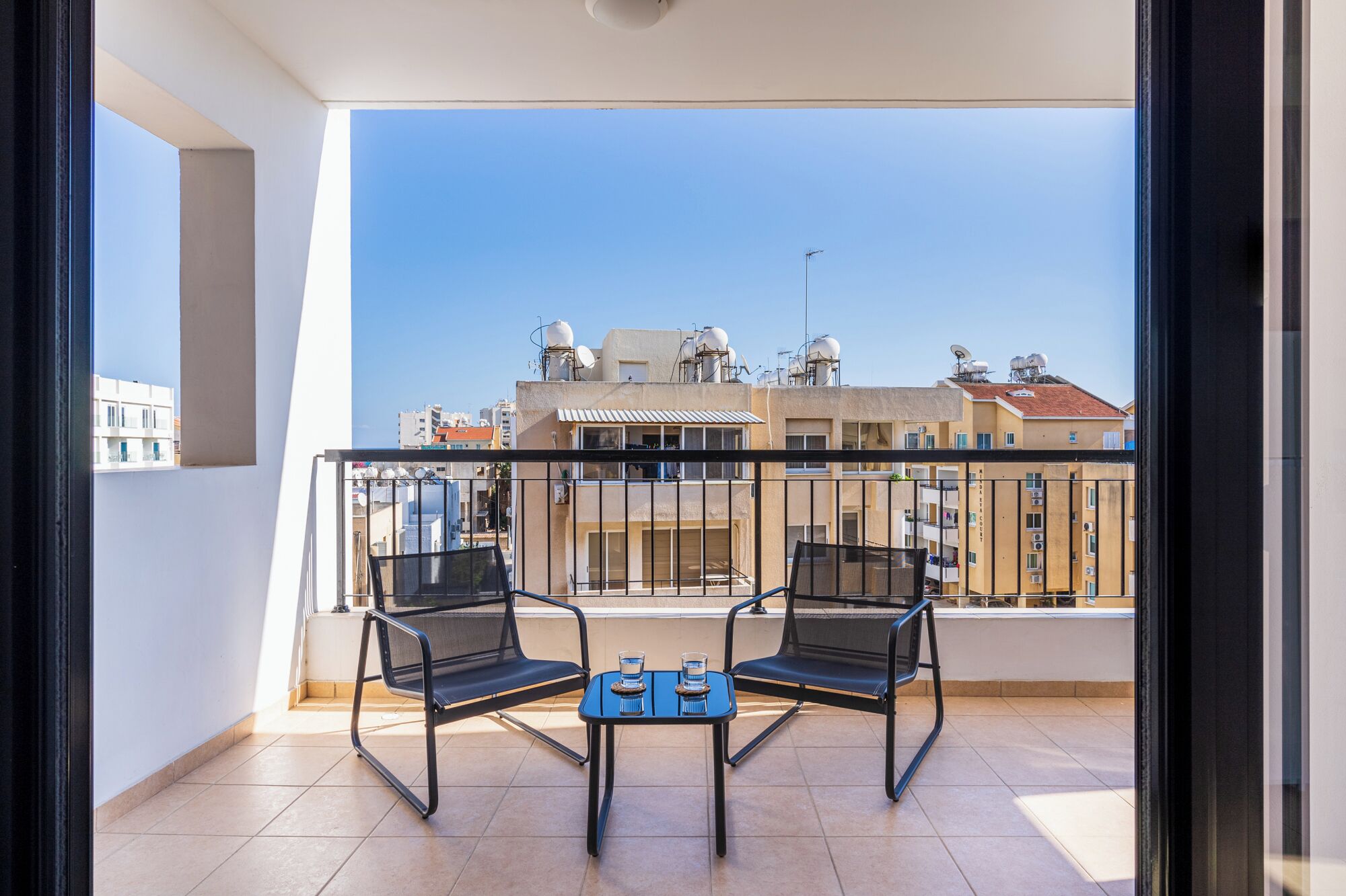 Thành phố nhìn từ nơi lưu trú