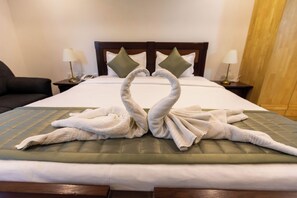 Hypo-allergenic bedding, desk, laptop workspace, blackout curtains - Apollo Greens (Bengaluru)