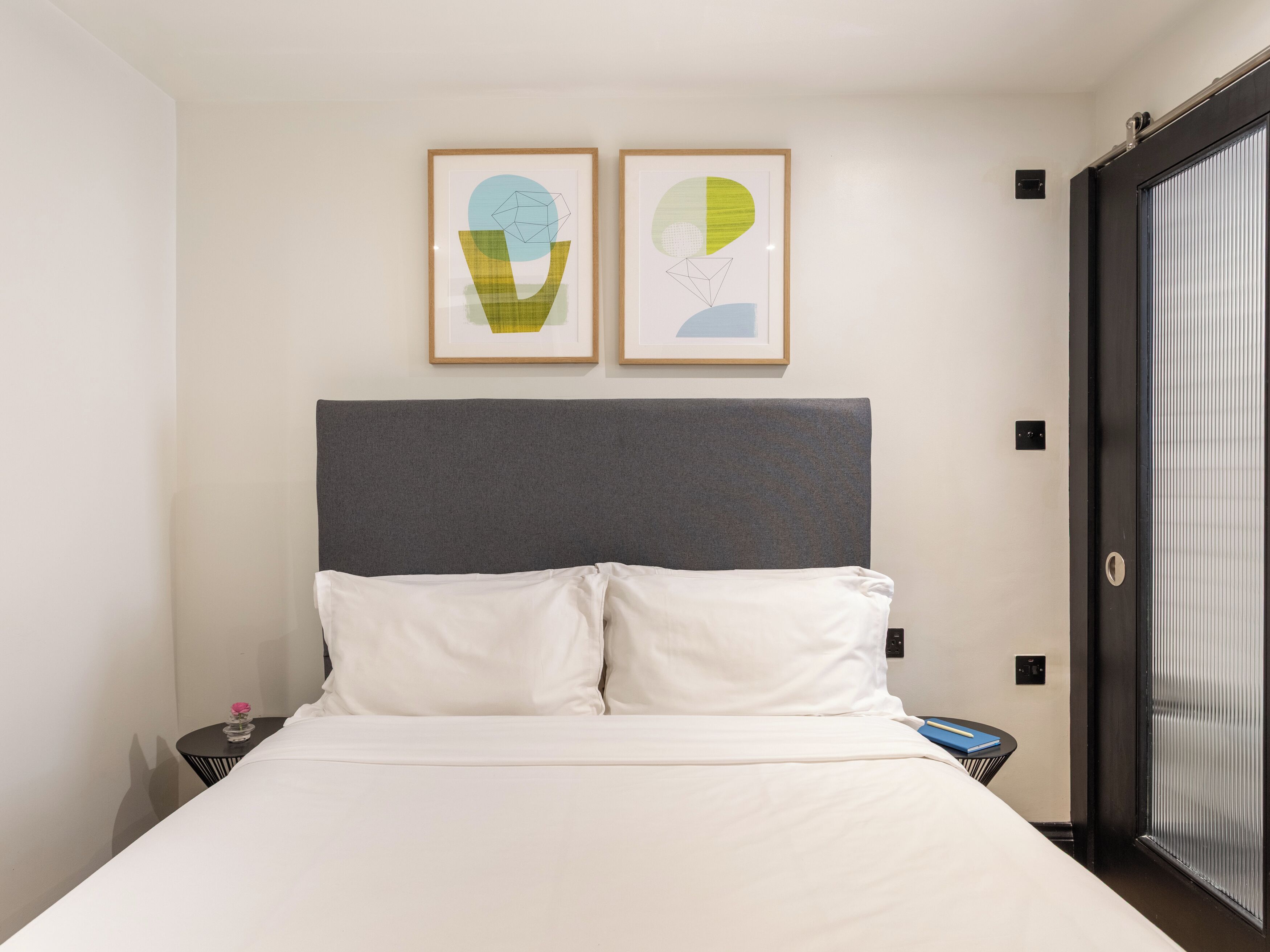 Phòng Tiêu chuẩn | Bộ đồ giường cao cấp, nệm cao su hoạt tính (memory foam) 