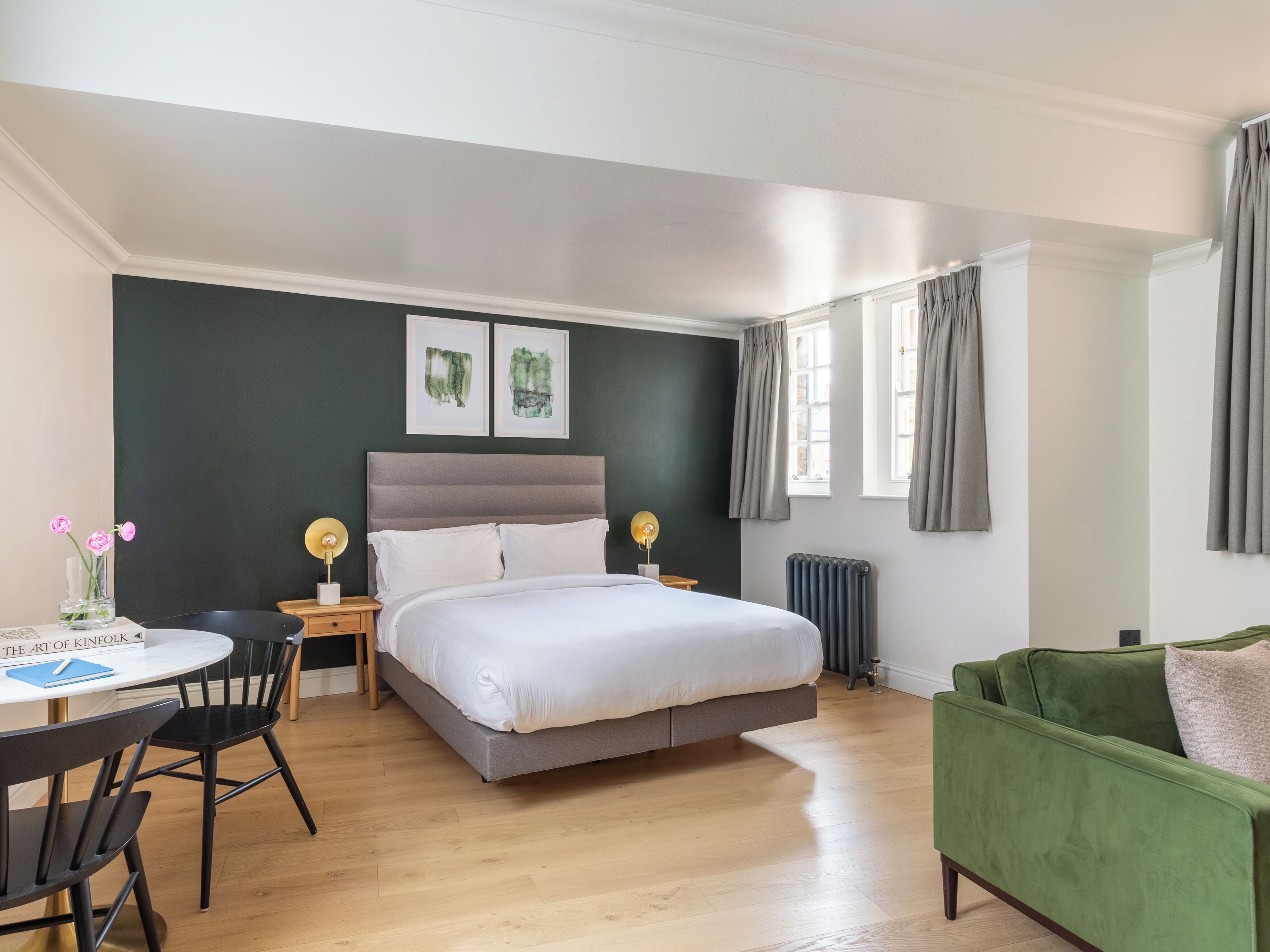 Studio tiện nghi đơn giản, bếp | Bộ đồ giường cao cấp, nệm cao su hoạt tính (memory foam) 