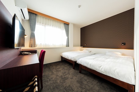 Standard Twin Room | In-room safe, free WiFi. SPACEPORT HOTEL OITA