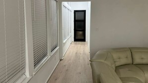Interior - Comfy gem (Richmond)