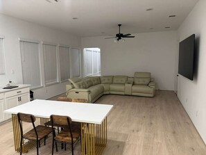 Interior - Comfy gem (Richmond)